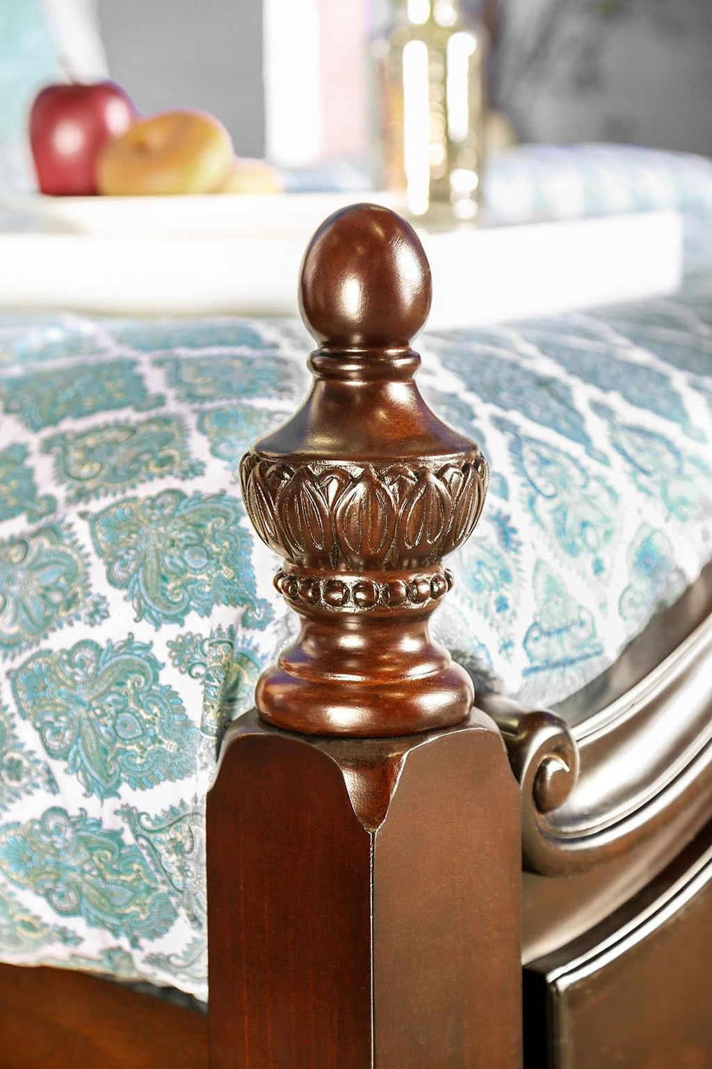 Cherry Wood Low Post Bed California King F213928