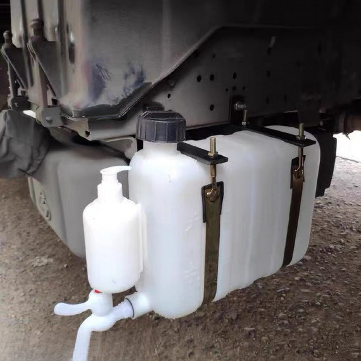 Portable Water Tanks with Faucet I238360